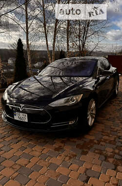 Лифтбек Tesla Model S 2013 в Черновцах