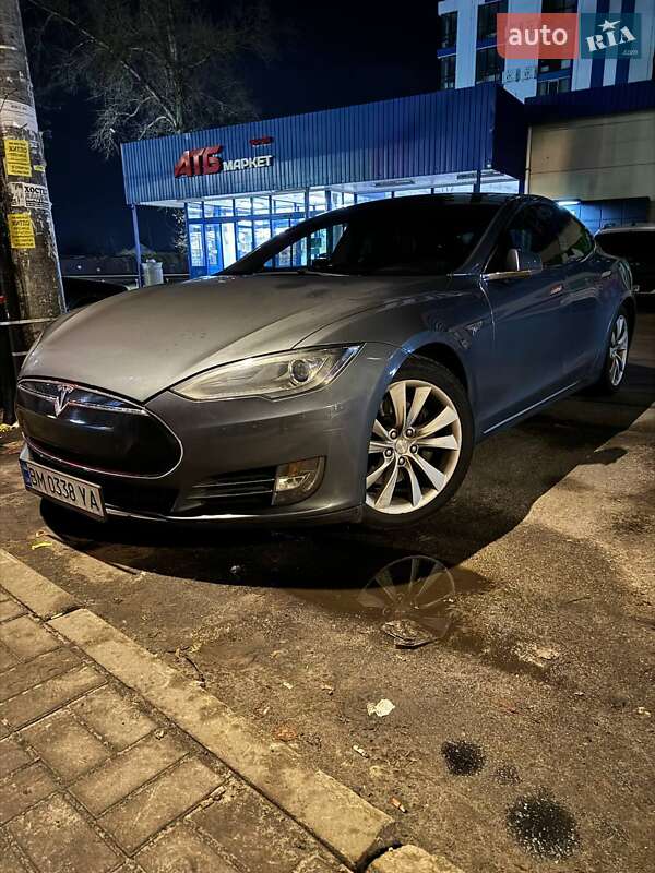 Лифтбек Tesla Model S 2014 в Сумах
