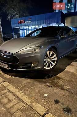 Лифтбек Tesla Model S 2014 в 