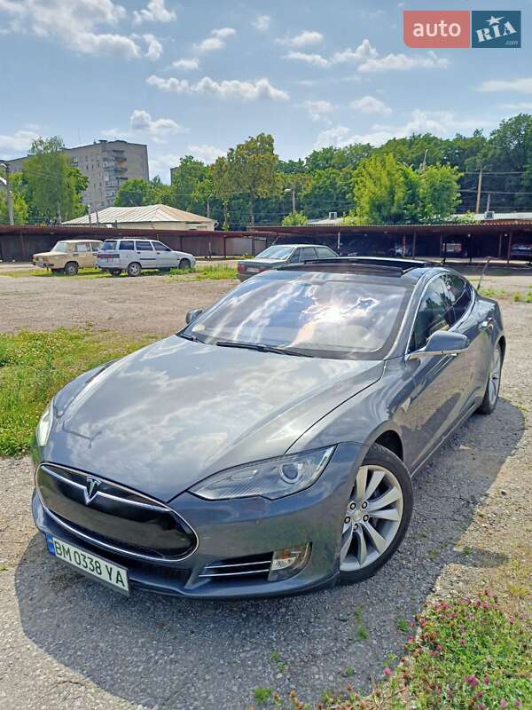 Лифтбек Tesla Model S 2014 в Сумах