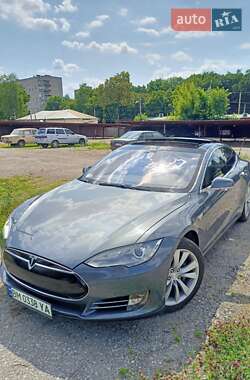 Лифтбек Tesla Model S 2014 в 