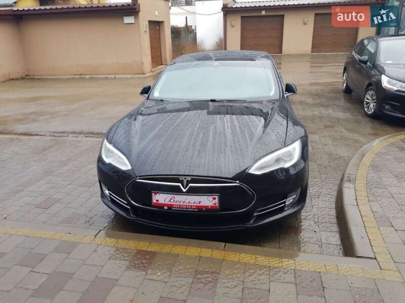 Ліфтбек Tesla Model S 2014 в Ужгороді