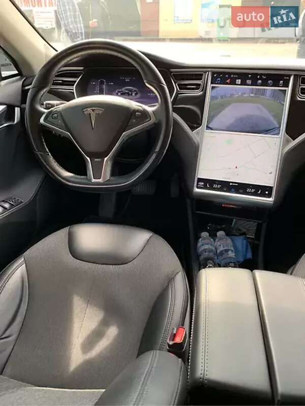Ліфтбек Tesla Model S 2014 в Ужгороді