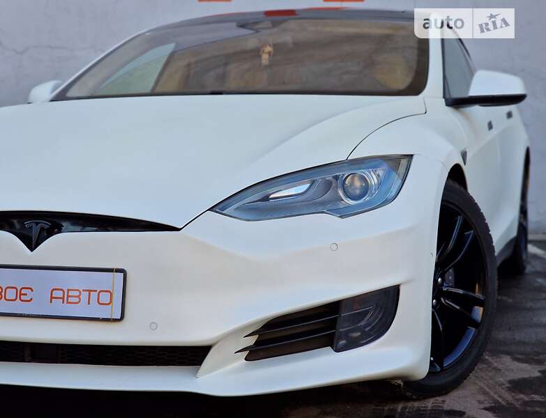 Лифтбек Tesla Model S 2015 в Одессе