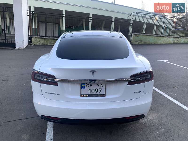 Лифтбек Tesla Model S 2018 в Черновцах