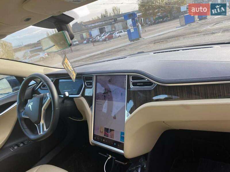 Лифтбек Tesla Model S 2013 в Николаеве