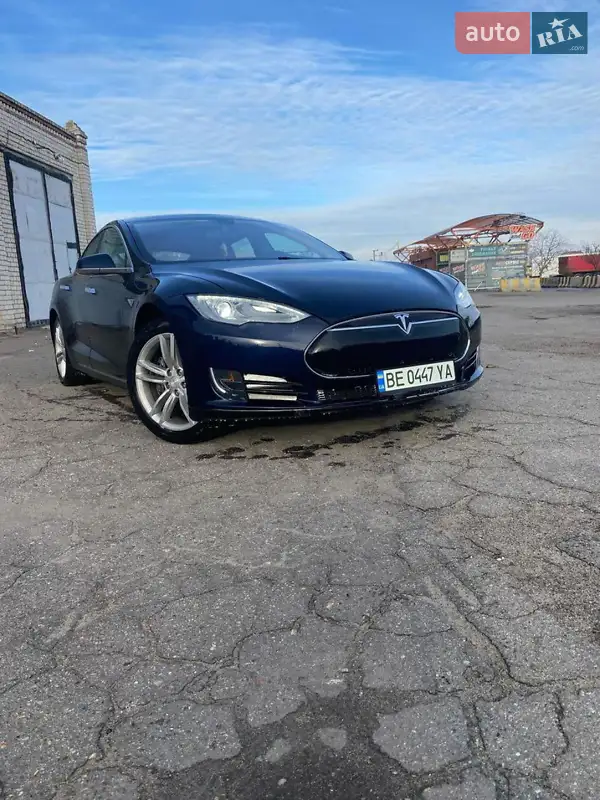 Tesla Model S 2013