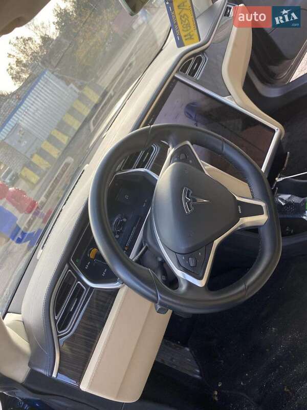 Лифтбек Tesla Model S 2013 в Николаеве
