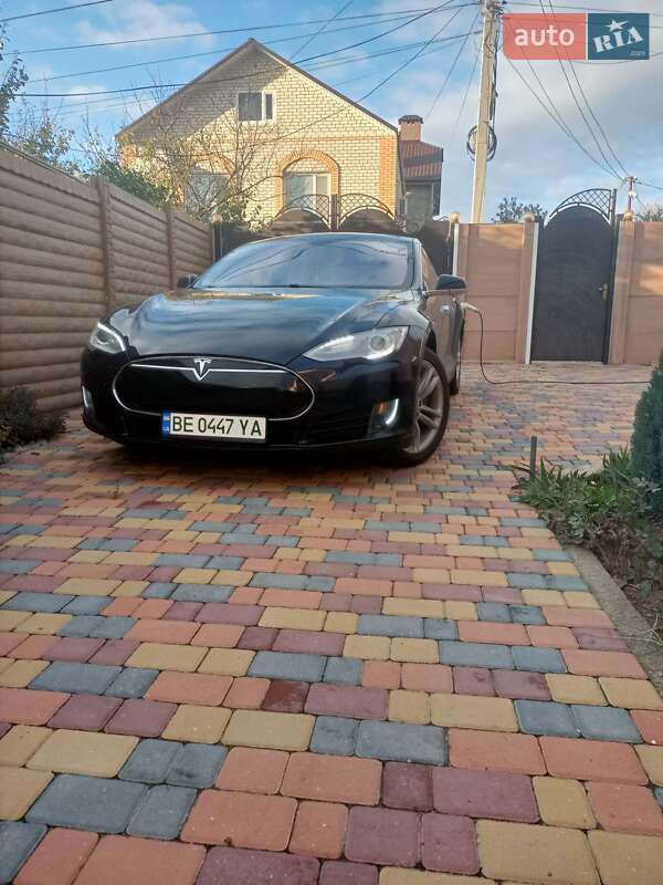Лифтбек Tesla Model S 2013 в Николаеве