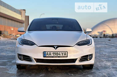 Ліфтбек Tesla Model S 2018 в Києві