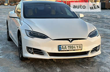 Лифтбек Tesla Model S 2018 в Киеве