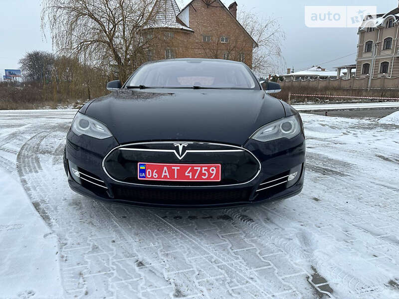 Лифтбек Tesla Model S 2013 в Черновцах