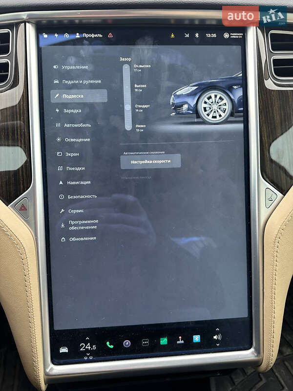 Ліфтбек Tesla Model S 2013 в Чернівцях