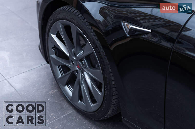 Лифтбек Tesla Model S 2019 в Одессе