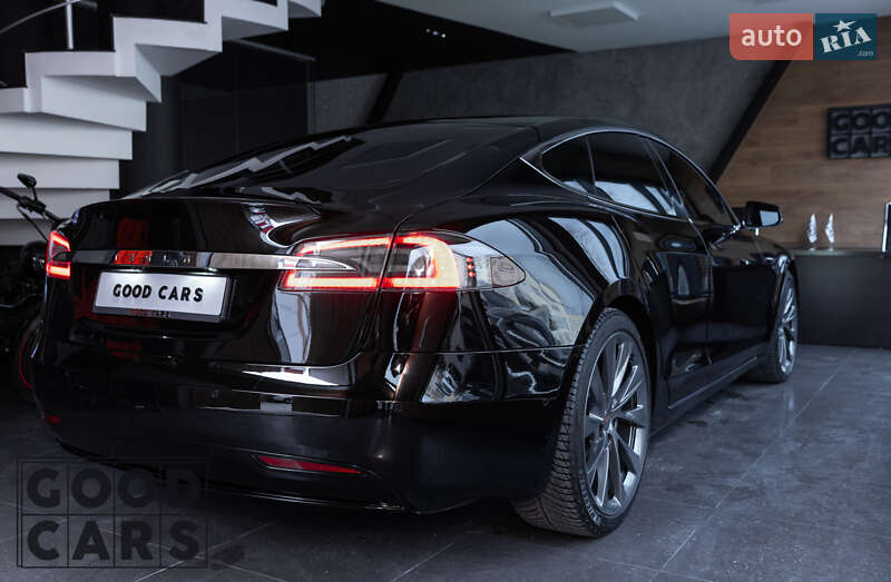 Лифтбек Tesla Model S 2019 в Одессе
