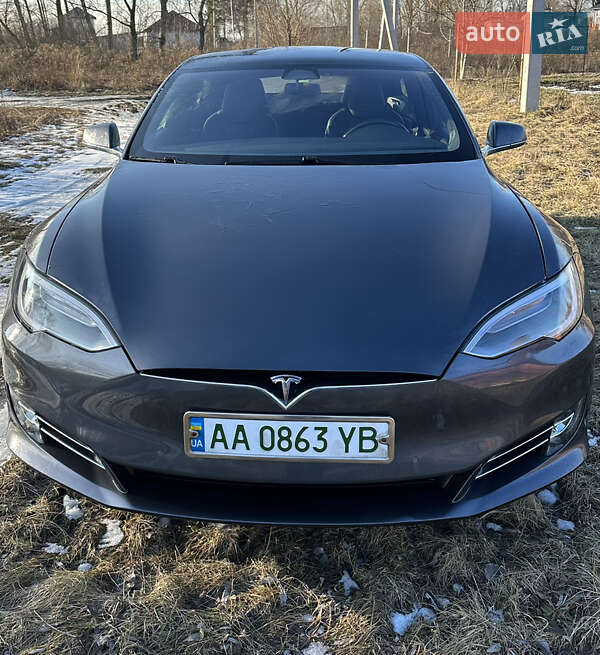 Лифтбек Tesla Model S 2018 в Борисполе