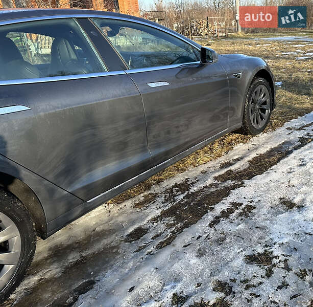 Лифтбек Tesla Model S 2018 в Борисполе