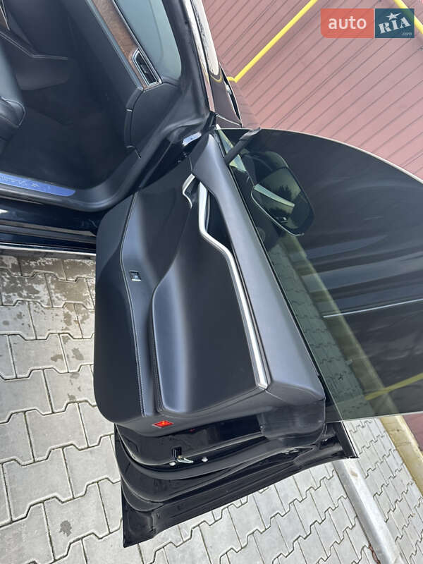 Ліфтбек Tesla Model S 2017 в Одесі