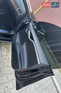 Лифтбек Tesla Model S 2017 в 