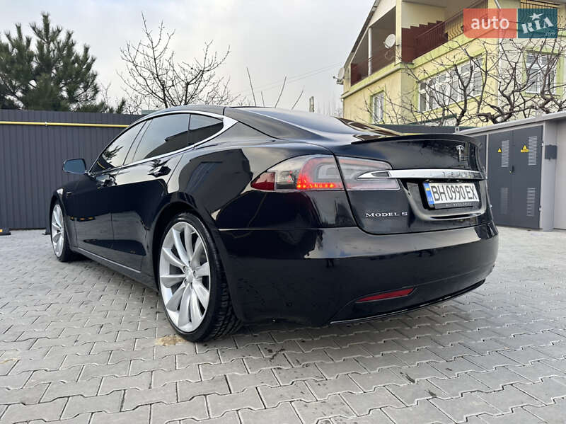 Ліфтбек Tesla Model S 2017 в Одесі
