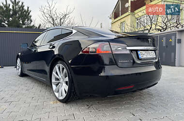 Лифтбек Tesla Model S 2017 в 