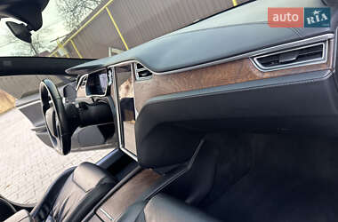 Лифтбек Tesla Model S 2017 в 