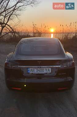 Ліфтбек Tesla Model S 2019 в Кам'янському