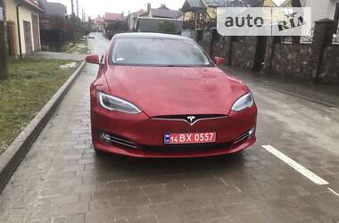 Лифтбек Tesla Model S 2017 в Львове