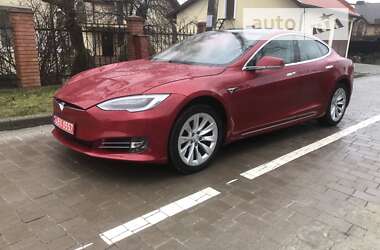 Лифтбек Tesla Model S 2017 в Львове