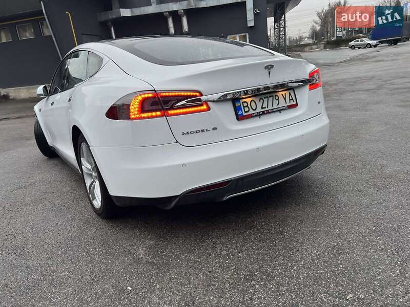 Лифтбек Tesla Model S 2014 в Тернополе
