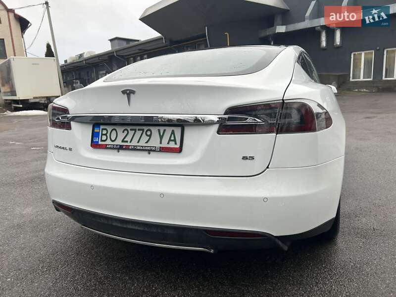 Лифтбек Tesla Model S 2014 в Тернополе