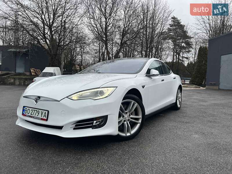 Лифтбек Tesla Model S 2014 в Тернополе