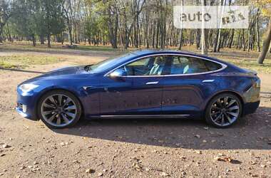 Лифтбек Tesla Model S 2017 в Чернигове