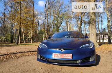 Лифтбек Tesla Model S 2017 в Чернигове