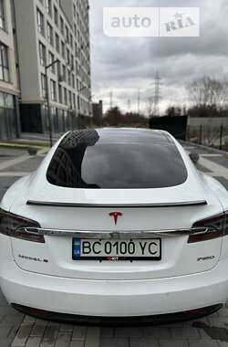 Лифтбек Tesla Model S 2014 в Львове