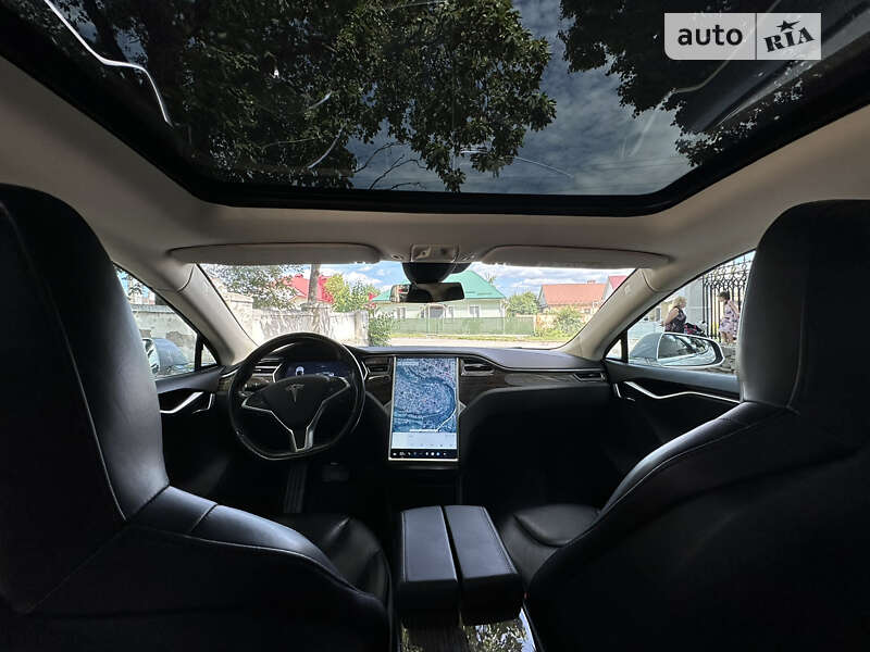 Лифтбек Tesla Model S 2015 в Каменец-Подольском