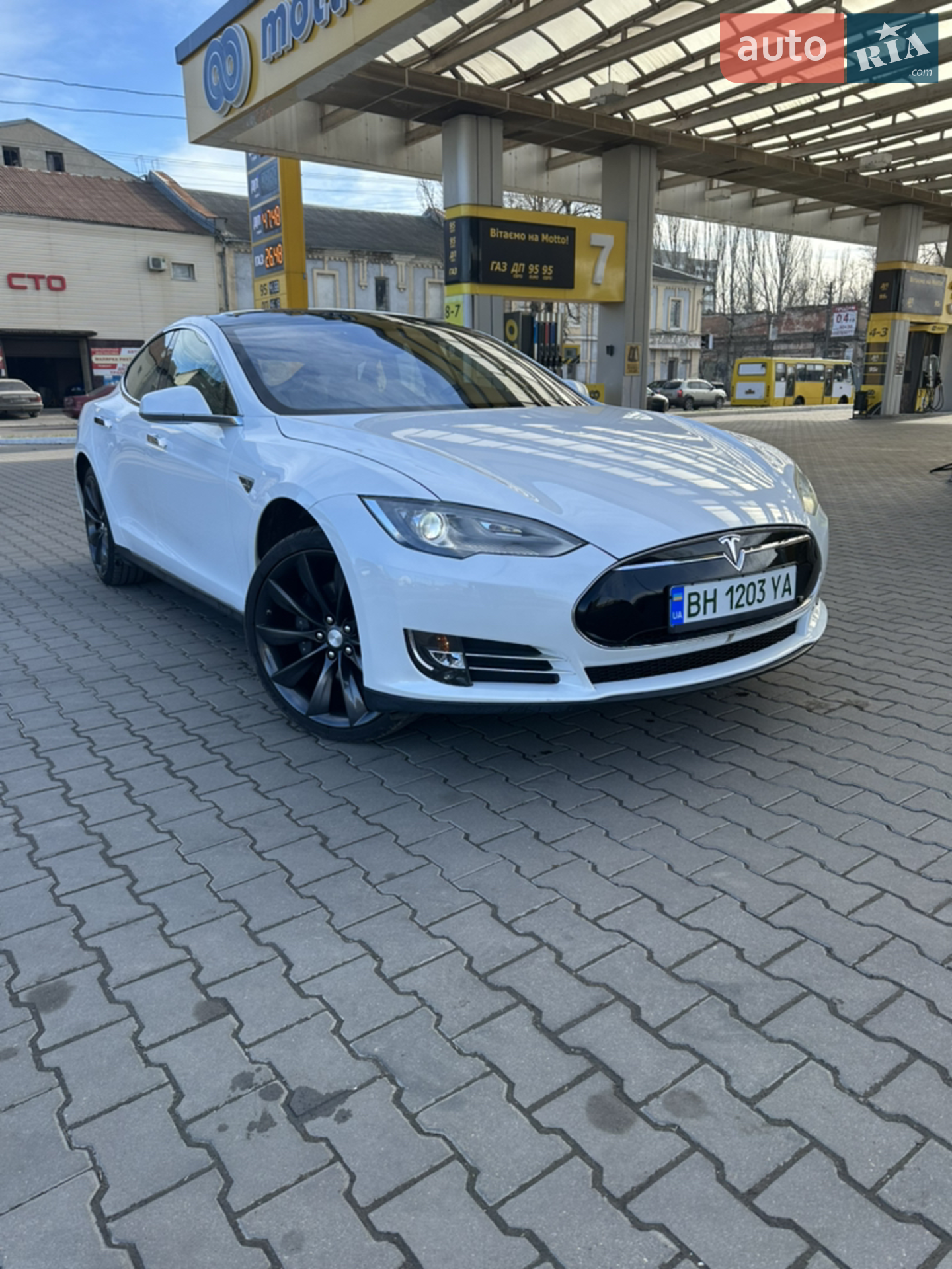 2012 Tesla Model S - фото 1
