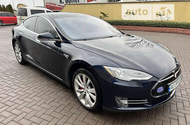 Лифтбек Tesla Model S 2014 в Виноградове
