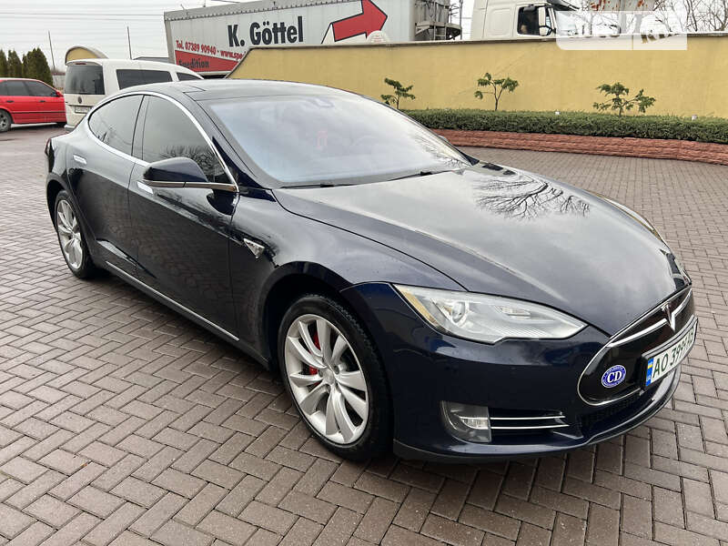 Лифтбек Tesla Model S 2014 в Виноградове