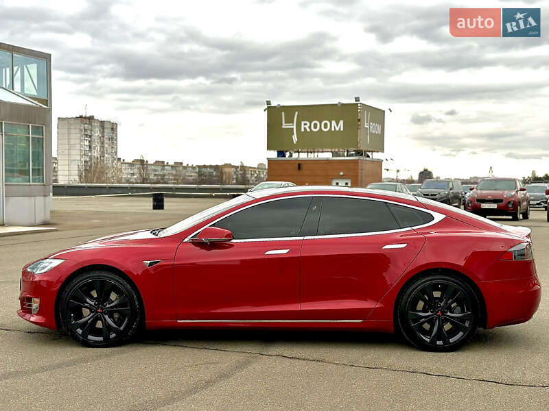 Лифтбек Tesla Model S 2018 в Киеве