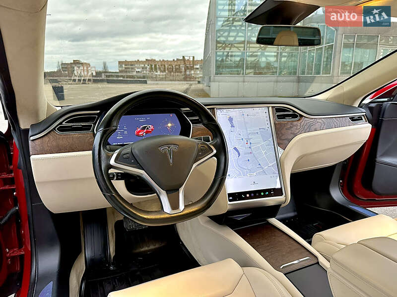 Лифтбек Tesla Model S 2018 в Киеве