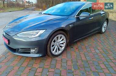 Лифтбек Tesla Model S 2017 в 