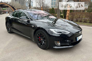 Лифтбек Tesla Model S 2017 в Днепре