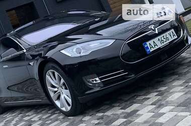 Ліфтбек Tesla Model S 2015 в Києві