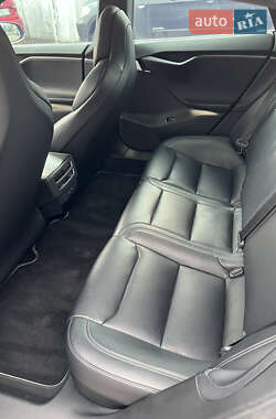 Лифтбек Tesla Model S 2018 в Киеве