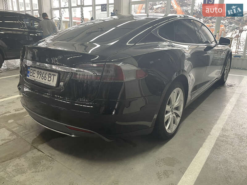 Лифтбек Tesla Model S 2014 в Николаеве