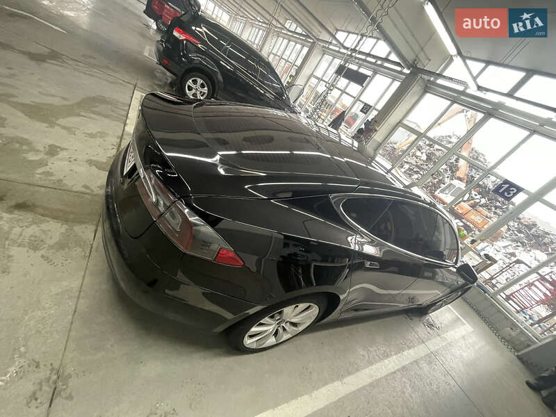 Лифтбек Tesla Model S 2014 в Николаеве