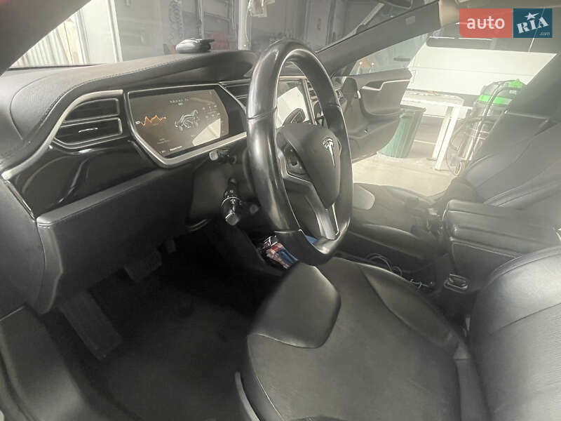 Лифтбек Tesla Model S 2014 в Николаеве