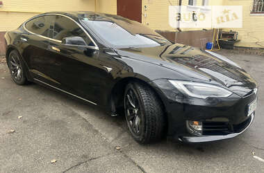 Ліфтбек Tesla Model S 2017 в Києві