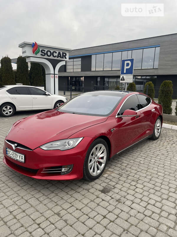 Лифтбек Tesla Model S 2014 в Львове